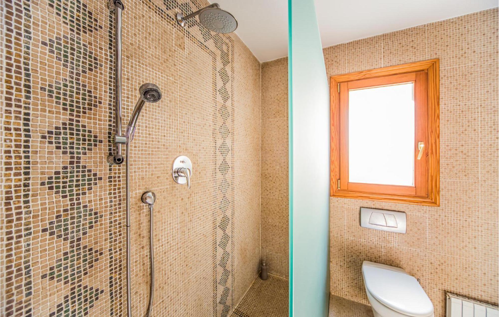 Amazing Home In Ador With Kitchenette المظهر الخارجي الصورة